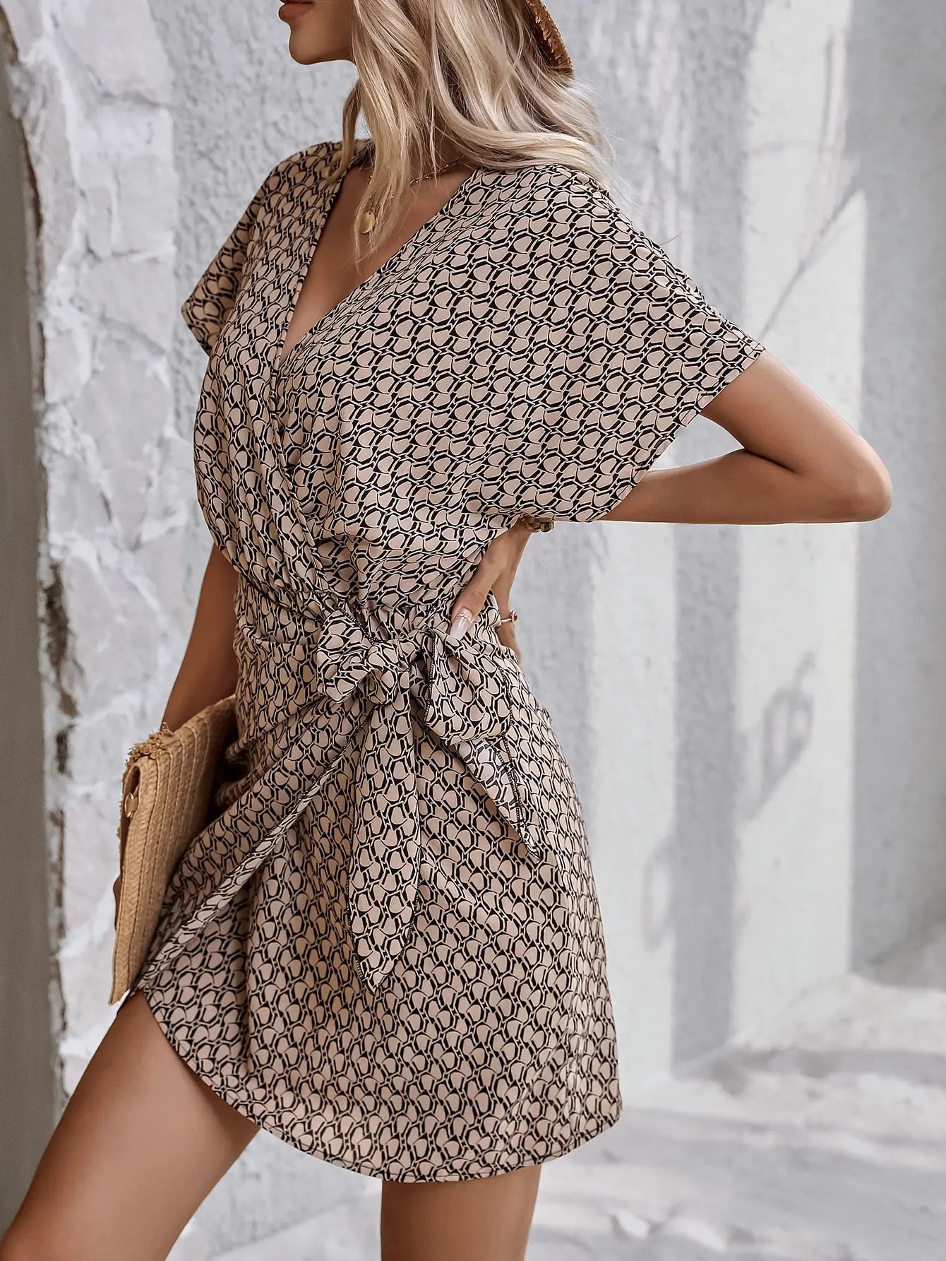 Boho V-Neck Printed Chiffon Dress – Slim Fit Waist-Up Mid-Calf